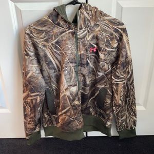 Women’s camouflage zip up